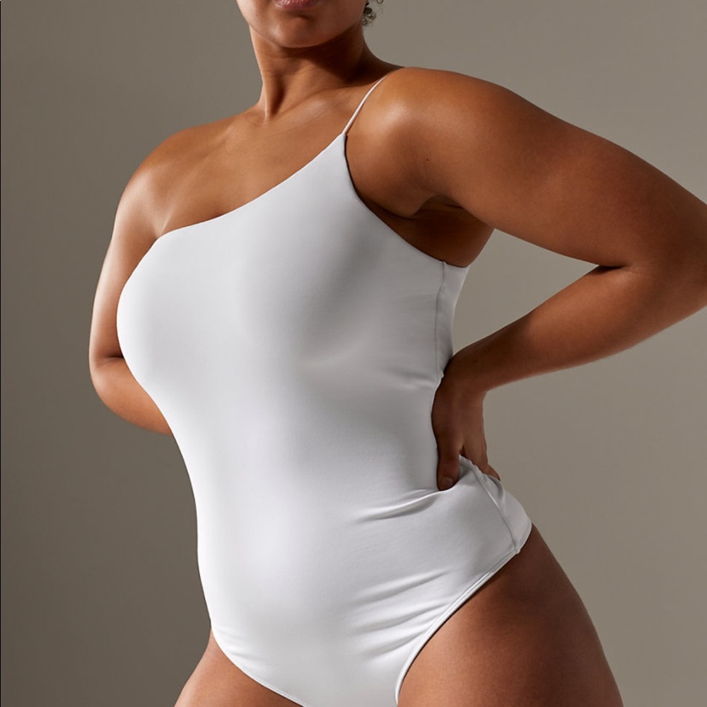 Aritzia contour bodysuit